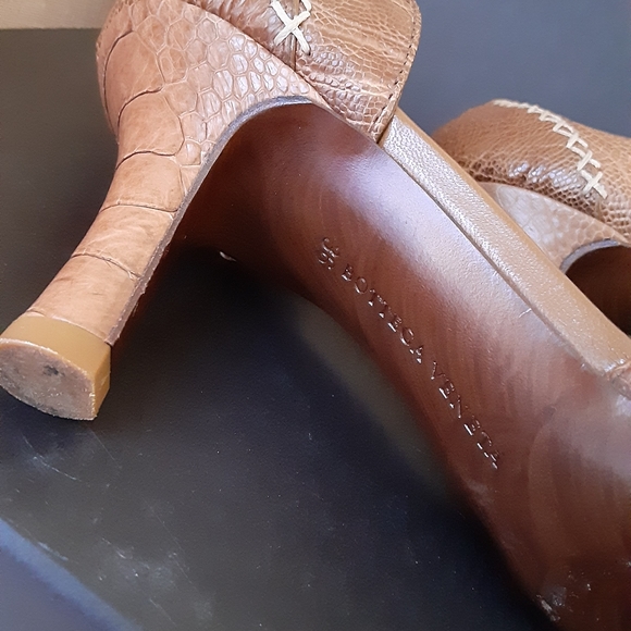 ‼️Bottega Veneta Croc Leather Shoe - Picture 6 of 6